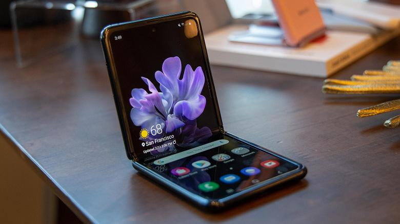 Samsung поняла, что не все хотят 5G. Galaxy Z Flip Lite будет поддерживать 4G
